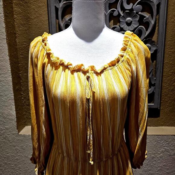 Lauren Conrad L Buttery Yellow and White Boho Tiered Peasant Garden Veranda - Picture 3 of 8